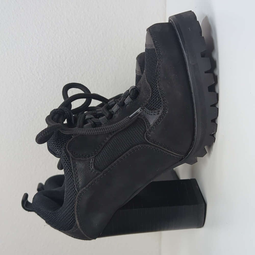Jeffery Campbell Amorba size 7.5 platform